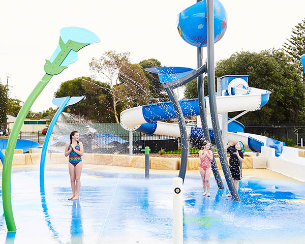 NRMA Victor Harbor Beachfront Holiday Park | Caravan Park & Cabins