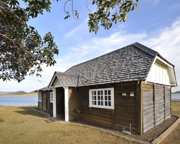 Log Cabin - Exterior