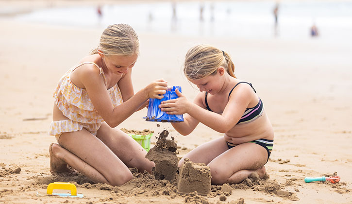Agnes Water kids making sand castle